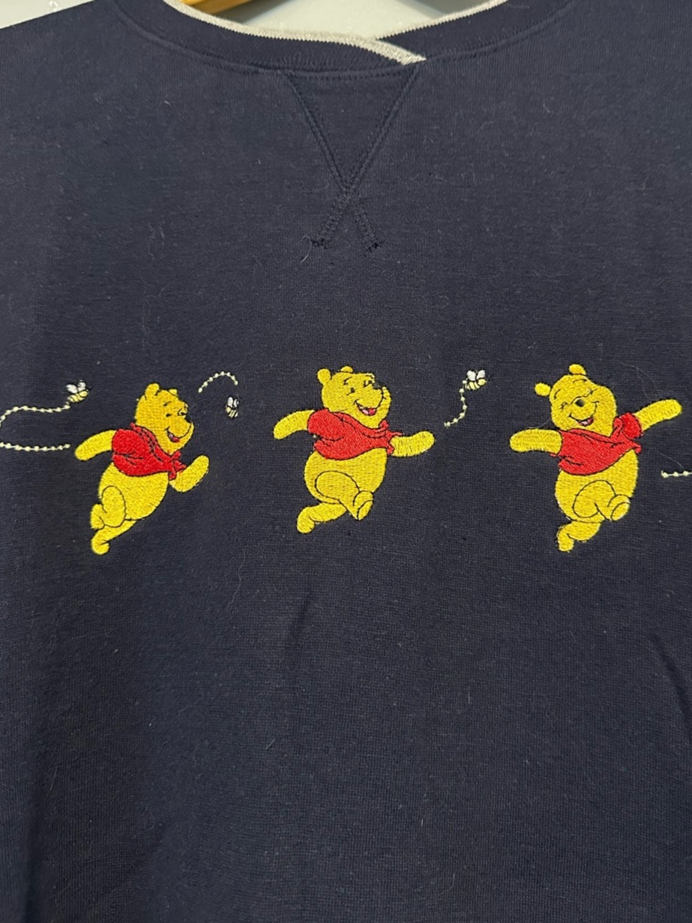 VTG Winnie the Pooh Embroidered Sweatshirt SZ L Disney Crewneck Pullover Hunny - Picture 5 of 8